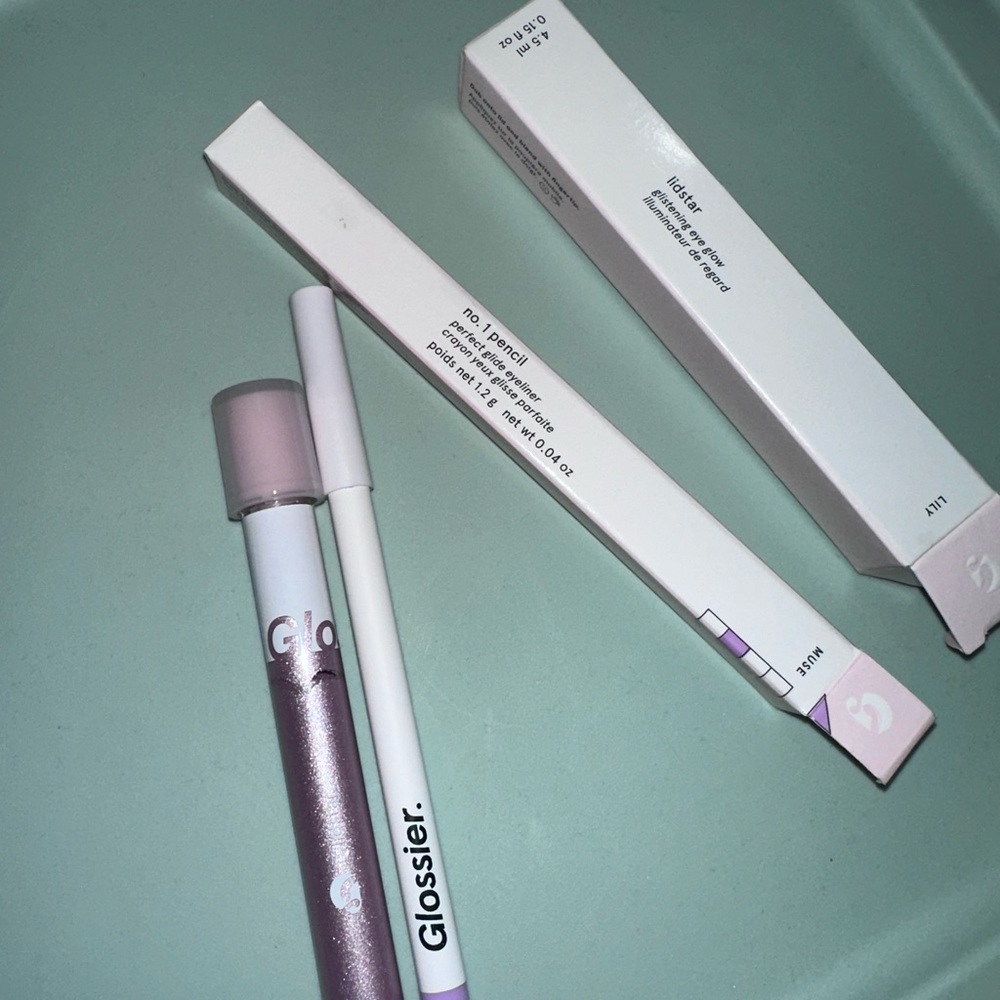 Glossier Lavender eyeshadow and liner set
